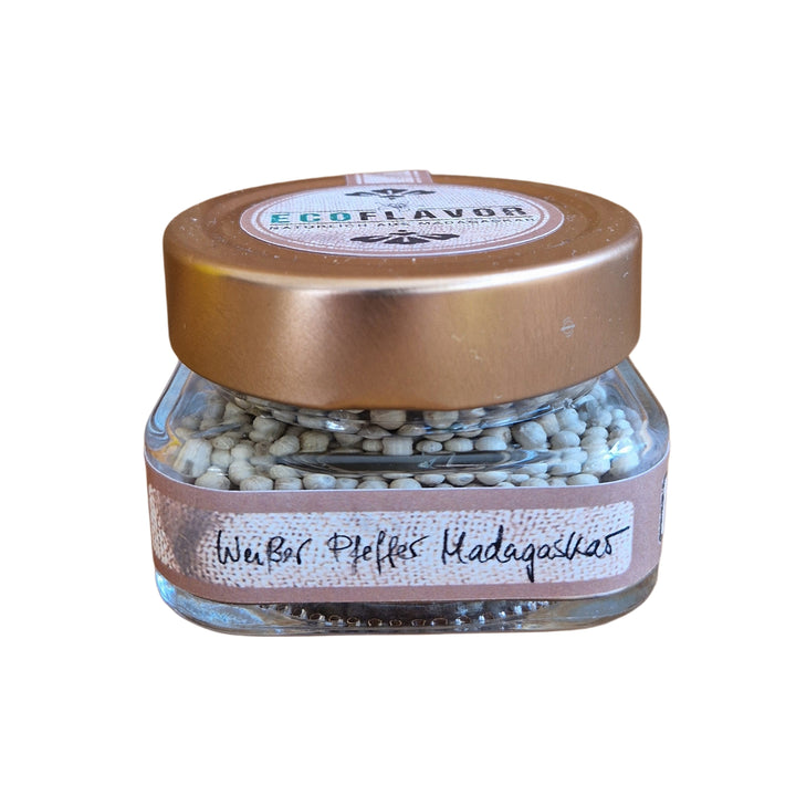 Weißer Premium Pfeffer aus Madagaskar – handverlesen, naturbelassen und sonnengetrocknet.